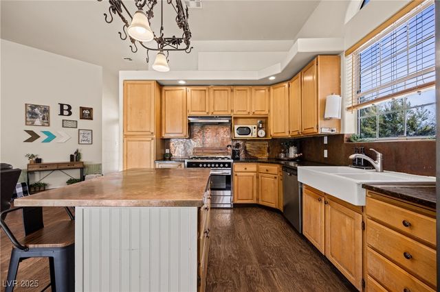 1951 Jim Haworth Court, Logandale, NV 89021