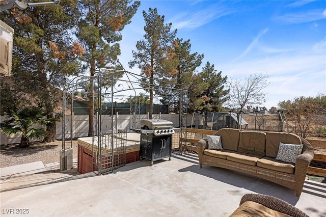 1951 Jim Haworth Court, Logandale, NV 89021