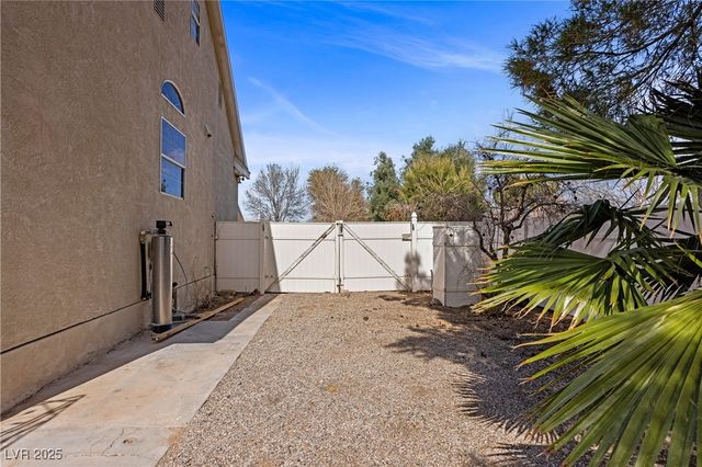 1951 Jim Haworth Court, Logandale, NV 89021