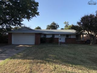 1554 MESQUITE STREET, Wichita Falls, TX 76302