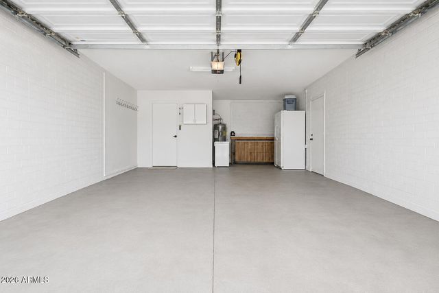 4114 W HARTFORD Avenue, Glendale, AZ 85308