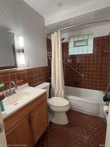 18171 Lathers Street, Livonia, MI 48152