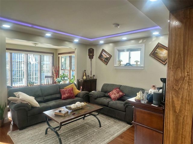 110-37 213 Street, Queens Village, NY 11429