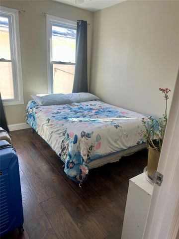 110-37 213 Street, Queens Village, NY 11429