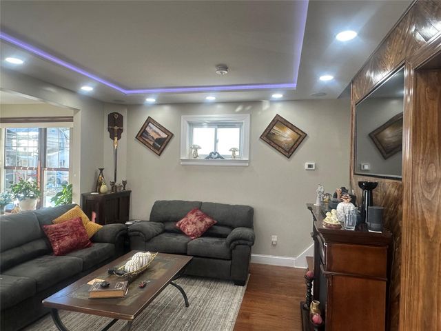 110-37 213 Street, Queens Village, NY 11429