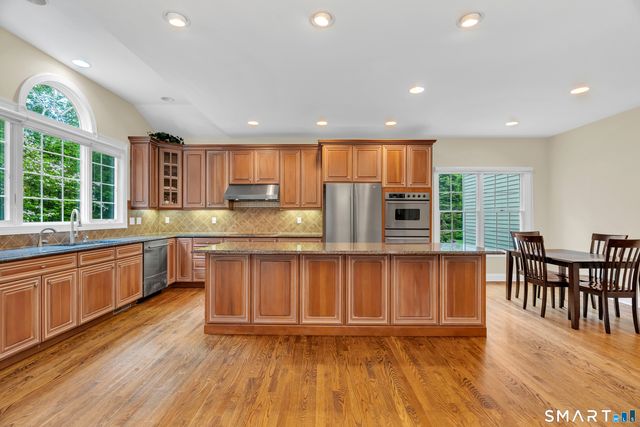 105 Beecher Road, Woodbridge, CT 06525