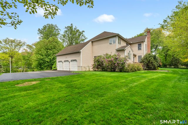 105 Beecher Road, Woodbridge, CT 06525
