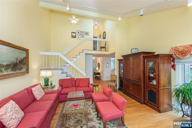 45 Stonegate Drive, Roseland, NJ 07068