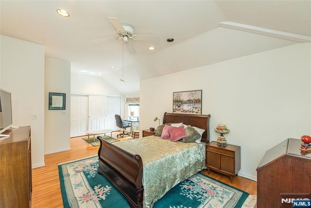 45 Stonegate Drive, Roseland, NJ 07068