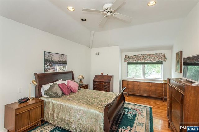 45 Stonegate Drive, Roseland, NJ 07068