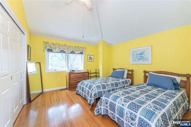 45 Stonegate Drive, Roseland, NJ 07068