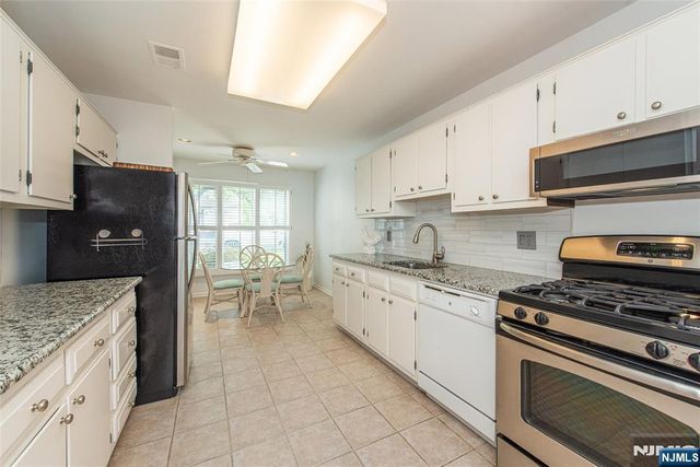 45 Stonegate Drive, Roseland, NJ 07068