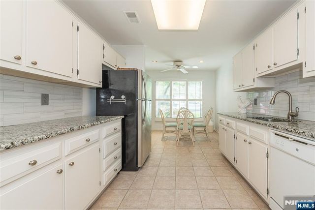 45 Stonegate Drive, Roseland, NJ 07068