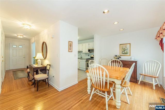 45 Stonegate Drive, Roseland, NJ 07068