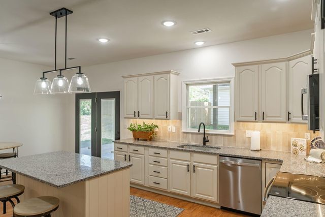 4608 ROYAL HERITAGE DR, Columbia, MO 65203