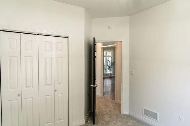 4608 ROYAL HERITAGE DR, Columbia, MO 65203