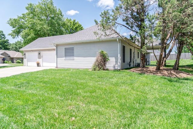 4608 ROYAL HERITAGE DR, Columbia, MO 65203