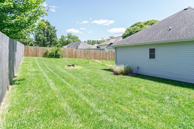 4608 ROYAL HERITAGE DR, Columbia, MO 65203