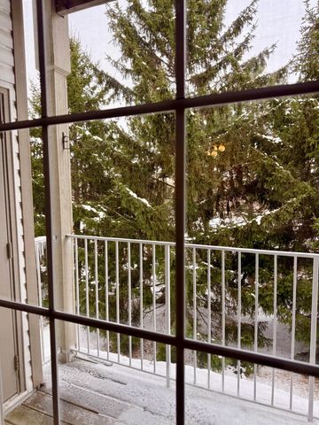 15200 Silver Parkway 206, Fenton, MI 48430