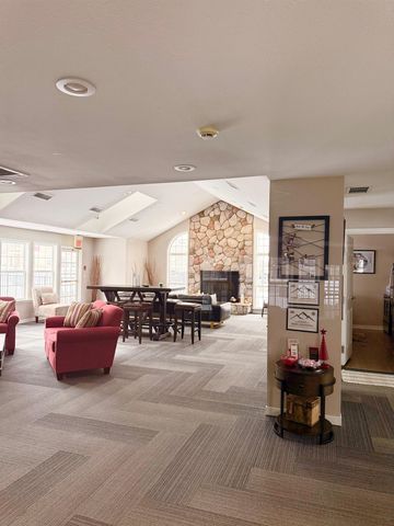 15200 Silver Parkway 206, Fenton, MI 48430