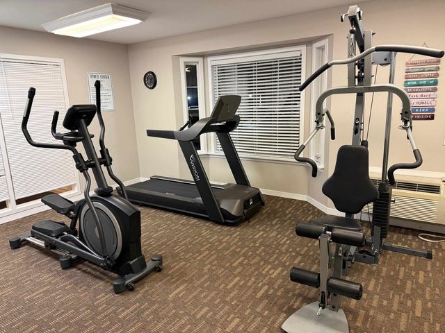 15200 Silver Parkway 206, Fenton, MI 48430