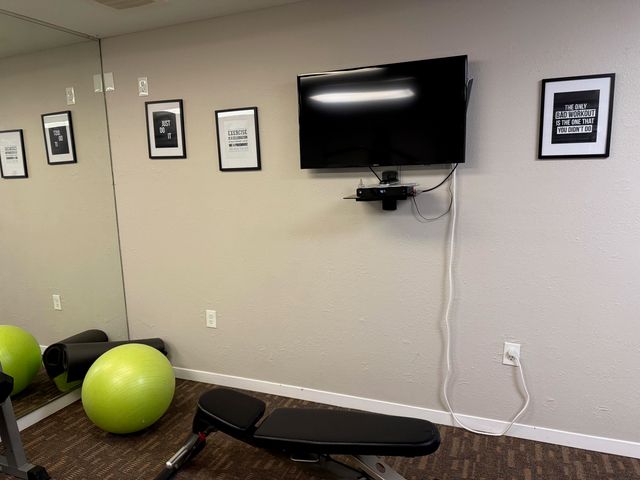 15200 Silver Parkway 206, Fenton, MI 48430