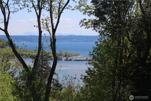207 Triangle Cove Lane, Camano Island, WA 98282