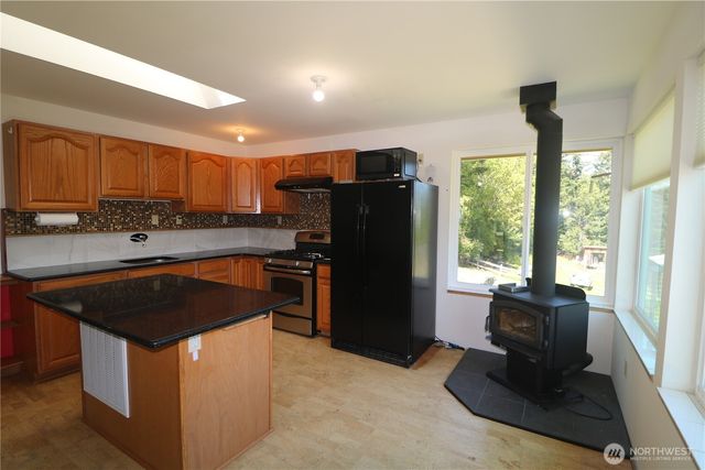 207 Triangle Cove Lane, Camano Island, WA 98282