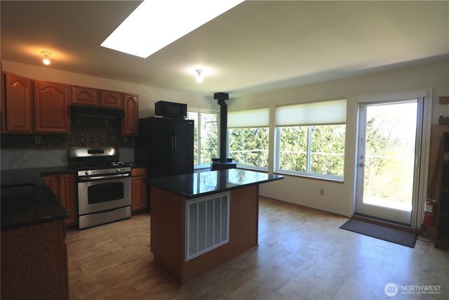 207 Triangle Cove Lane, Camano Island, WA 98282