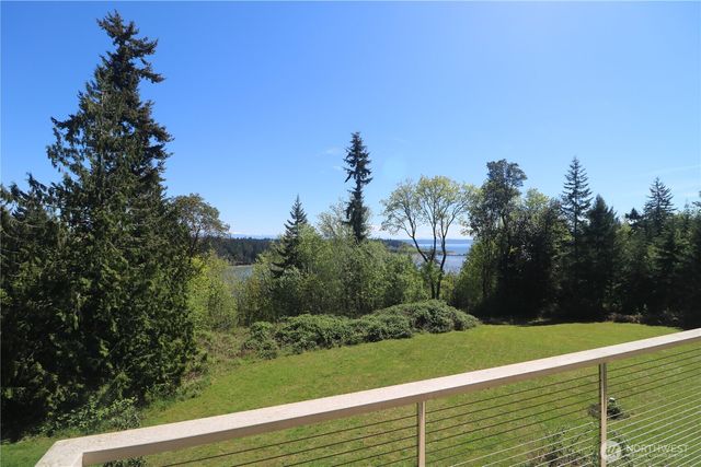 207 Triangle Cove Lane, Camano Island, WA 98282