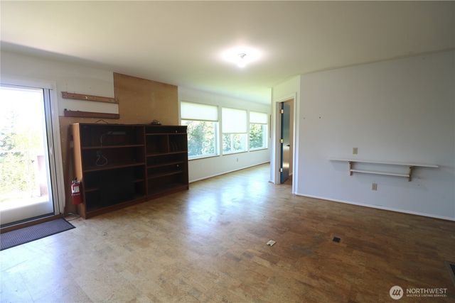 207 Triangle Cove Lane, Camano Island, WA 98282