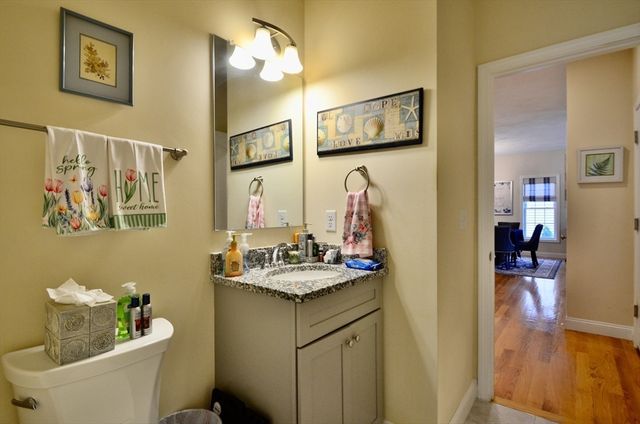 18 Tea Party Circle 18, Holden, MA 01520
