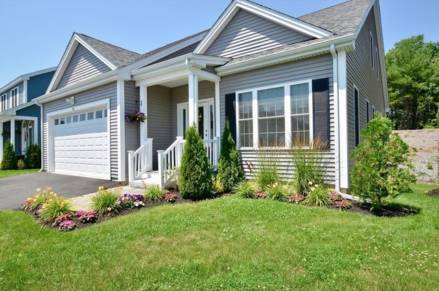 18 Tea Party Circle 18, Holden, MA 01520