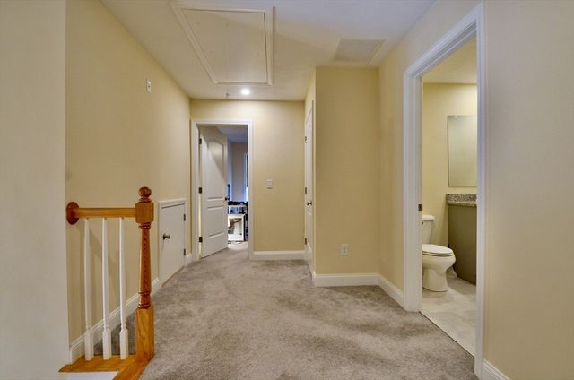 18 Tea Party Circle 18, Holden, MA 01520