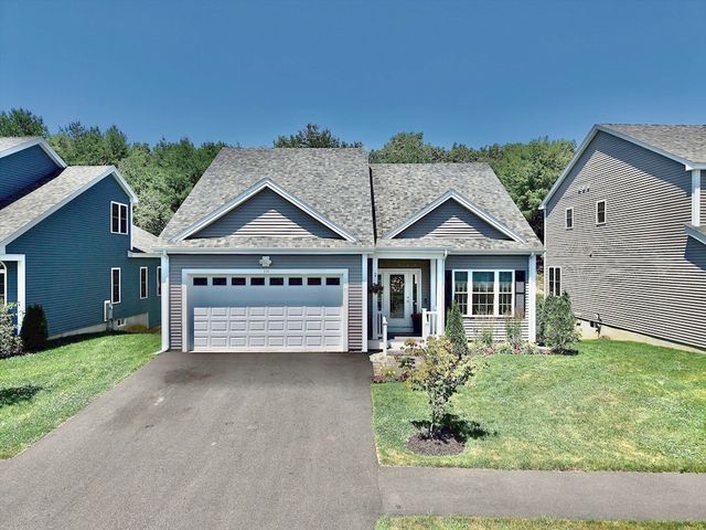 18 Tea Party Circle 18, Holden, MA 01520