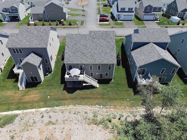 18 Tea Party Circle 18, Holden, MA 01520