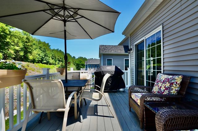 18 Tea Party Circle 18, Holden, MA 01520