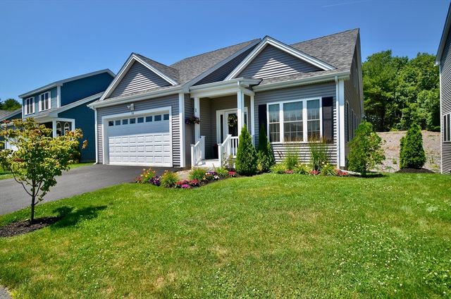 18 Tea Party Circle 18, Holden, MA 01520