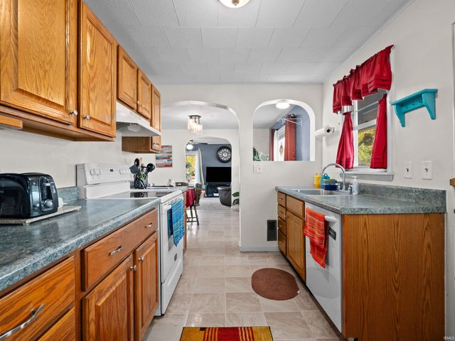 303 Home Street, Huntington, IN 46750