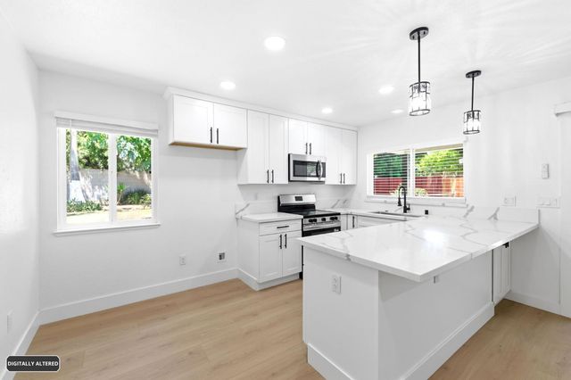 6333 Bamford Dr, Sacramento, CA 95823