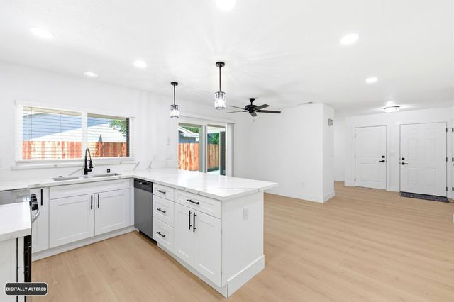 6333 Bamford Dr, Sacramento, CA 95823