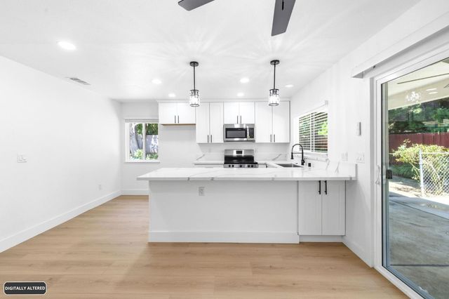 6333 Bamford Dr, Sacramento, CA 95823