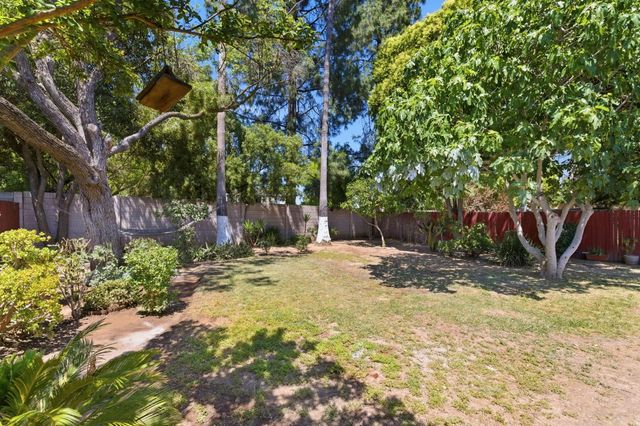 6333 Bamford Dr, Sacramento, CA 95823