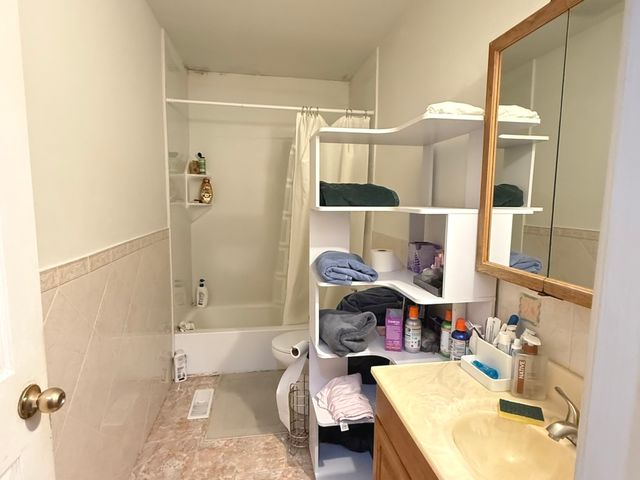 1115 Lotus Drive, Round Lake Beach, IL 60073