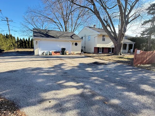 1115 Lotus Drive, Round Lake Beach, IL 60073