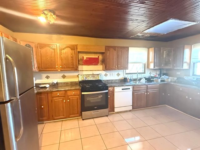 1115 Lotus Drive, Round Lake Beach, IL 60073