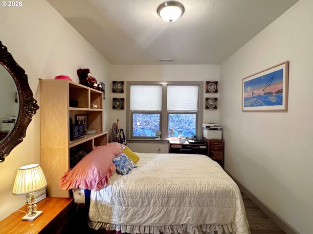 929 OLD COUNTY Rd, Brookings, OR 97415