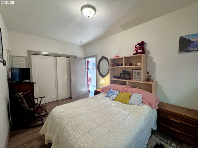 929 OLD COUNTY Rd, Brookings, OR 97415