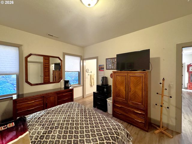 929 OLD COUNTY Rd, Brookings, OR 97415