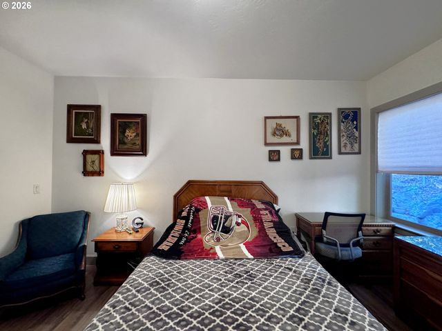 929 OLD COUNTY Rd, Brookings, OR 97415